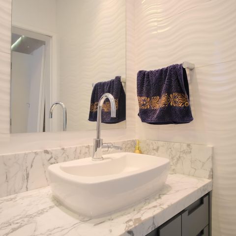Casa à venda com 320m², 4 quartos e 7 vagasBanheiro da Suíte 2