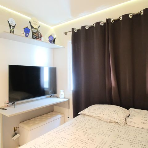Casa à venda com 320m², 4 quartos e 7 vagasSuíte 2