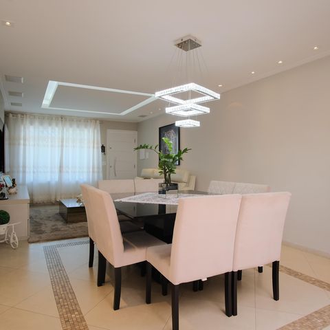 Casa à venda com 320m², 4 quartos e 7 vagasSala