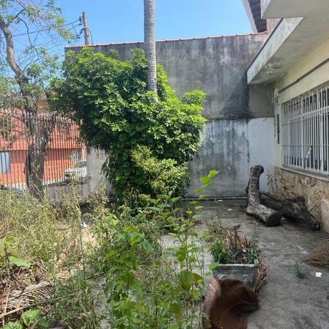 Casa à venda com 120m², 2 quartos e 3 vagasFoto 02