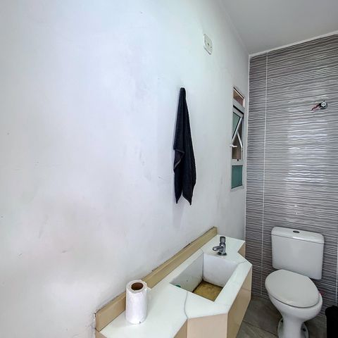 Apartamento à venda com 165m², 2 quartos e 2 vagas Apartamento à venda com 165m², 2 quartos e 2 vagasLavabo da Área externa