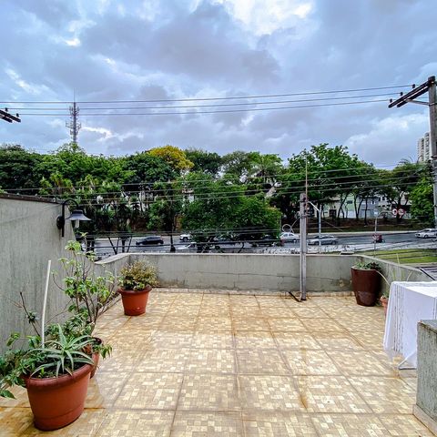 Apartamento à venda com 165m², 2 quartos e 2 vagas Apartamento à venda com 165m², 2 quartos e 2 vagasÁrea externa