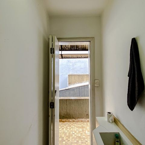 Apartamento à venda com 165m², 2 quartos e 2 vagas Apartamento à venda com 165m², 2 quartos e 2 vagasLavabo da Área externa