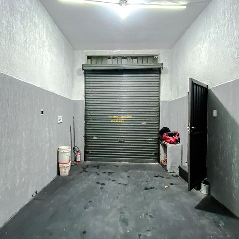 Apartamento à venda com 165m², 2 quartos e 2 vagas Apartamento à venda com 165m², 2 quartos e 2 vagasGaragem