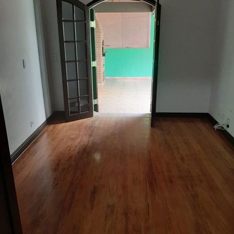Casa à venda com 200m², 3 quartos e sem vaga