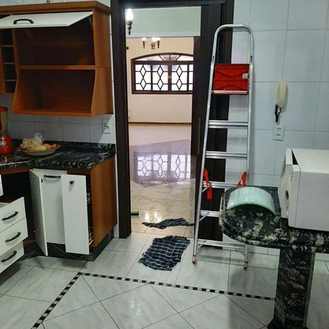 Casa à venda com 200m², 3 quartos e sem vaga