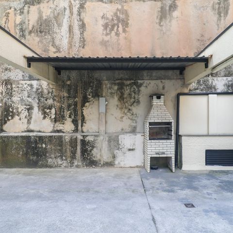 Apartamento à venda com 48m², 2 quartos e 1 vaga Apartamento à venda com 48m², 2 quartos e 1 vagaÁrea comum - Churrasqueira