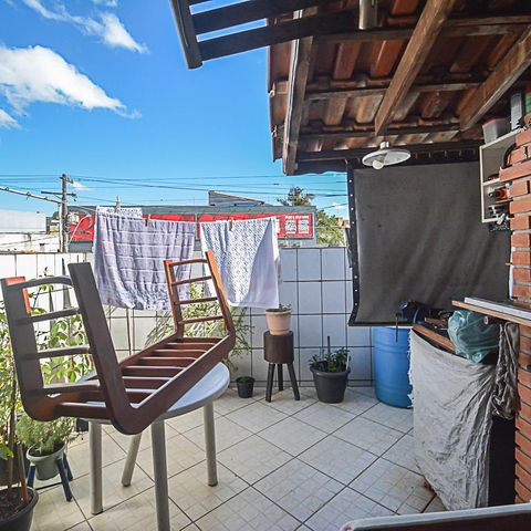 Casa à venda com 137m², 3 quartos e 2 vagas