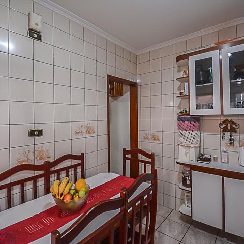 Casa à venda com 137m², 3 quartos e 2 vagas Casa à venda com 137m², 3 quartos e 2 vagasCozinha