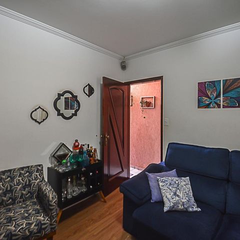 Casa à venda com 137m², 3 quartos e 2 vagas Casa à venda com 137m², 3 quartos e 2 vagasSala