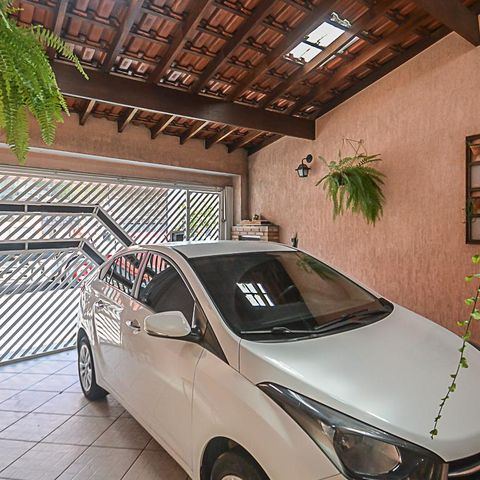 Casa à venda com 137m², 3 quartos e 2 vagas