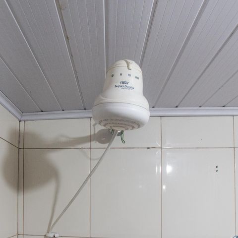 Casa à venda com 105m², 2 quartos e 2 vagas Casa à venda com 105m², 2 quartos e 2 vagasBanheiro da Suíte