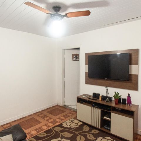 Casa à venda com 105m², 2 quartos e 2 vagas Casa à venda com 105m², 2 quartos e 2 vagasSala