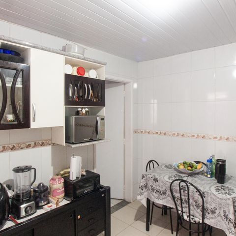 Casa à venda com 105m², 2 quartos e 2 vagas Casa à venda com 105m², 2 quartos e 2 vagasCozinha