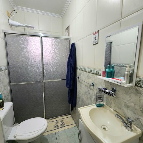Casa à venda com 105m², 2 quartos e 2 vagas Casa à venda com 105m², 2 quartos e 2 vagasBanheiro