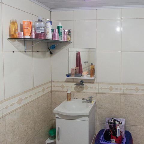 Casa à venda com 105m², 2 quartos e 2 vagas Casa à venda com 105m², 2 quartos e 2 vagasBanheiro da Suíte