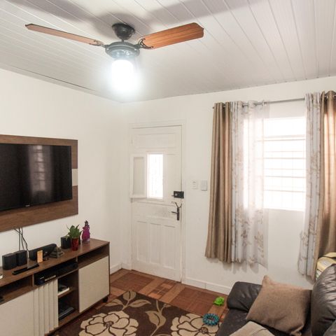 Casa à venda com 105m², 2 quartos e 2 vagas Casa à venda com 105m², 2 quartos e 2 vagasSala