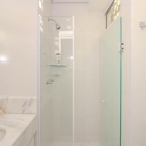 Apartamento à venda com 83m², 2 quartos e sem vaga Apartamento à venda com 83m², 2 quartos e sem vagaBanheiro da Suíte