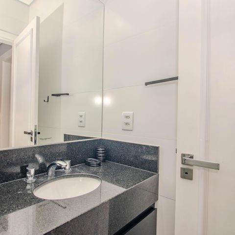 Apartamento à venda com 83m², 2 quartos e sem vaga Apartamento à venda com 83m², 2 quartos e sem vagaBanheiro Social