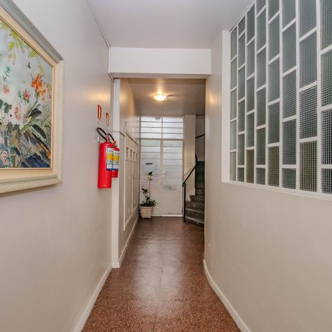 Apartamento à venda com 83m², 2 quartos e sem vaga Apartamento à venda com 83m², 2 quartos e sem vagaHall de entrada