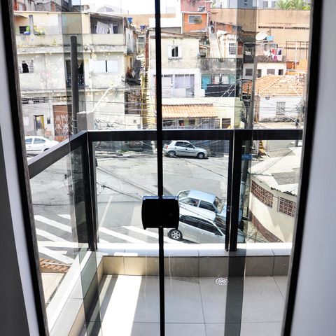 Apartamento à venda com 64m², 2 quartos e 1 vagaDetalhe - Quarto 01 com Varanda