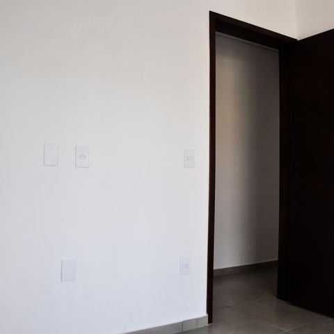 Apartamento à venda com 64m², 2 quartos e 1 vagaDetalhe - Quarto 02 com Varanda