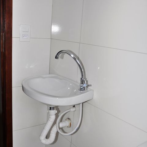 Apartamento à venda com 64m², 2 quartos e 1 vagaDetalhe - Banheiro Social