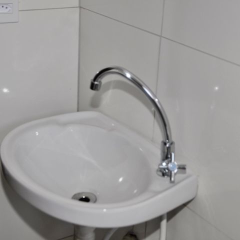 Apartamento à venda com 64m², 2 quartos e 1 vagaDetalhe - Banheiro Social