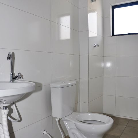 Apartamento à venda com 64m², 2 quartos e 1 vagaDetalhe - Banheiro Social