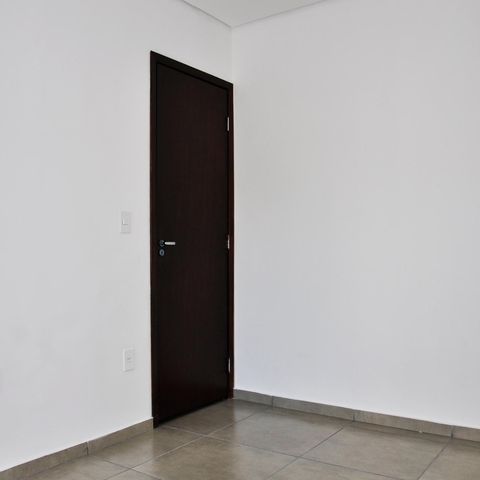 Apartamento à venda com 64m², 2 quartos e 1 vagaDetalhe - Quarto 01 com Varanda