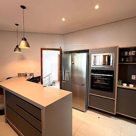 Casa à venda com 462m², 5 quartos e 4 vagas