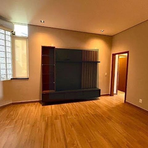 Casa à venda com 462m², 5 quartos e 4 vagas
