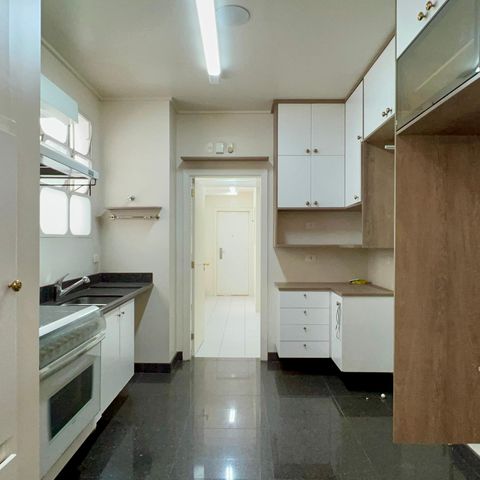 Apartamento à venda com 198m², 2 quartos e 2 vagasCozinha