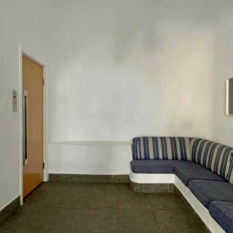 Apartamento à venda com 198m², 2 quartos e 2 vagasHall social
