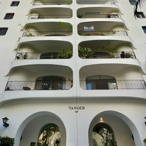 Apartamento à venda com 198m², 2 quartos e 2 vagasFachada
