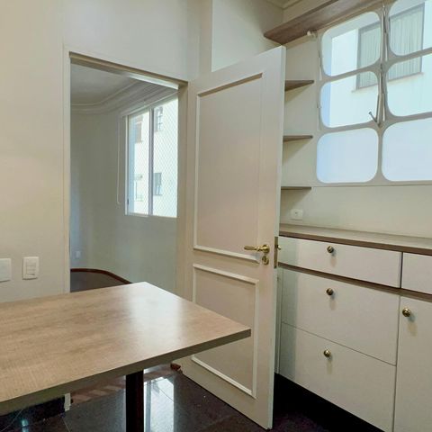 Apartamento à venda com 198m², 2 quartos e 2 vagasCopa