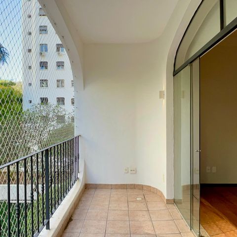 Apartamento à venda com 198m², 2 quartos e 2 vagasVaranda