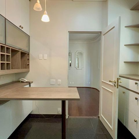 Apartamento à venda com 198m², 2 quartos e 2 vagasCopa