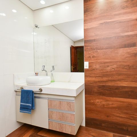 Casa à venda com 250m², 3 quartos e 4 vagas Casa à venda com 250m², 3 quartos e 4 vagasBanheiro Suite 2