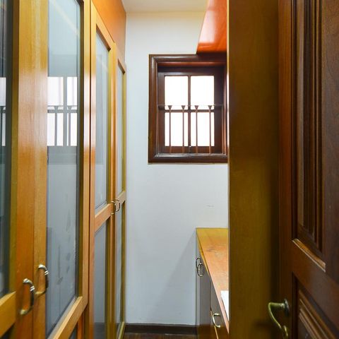 Casa à venda com 250m², 3 quartos e 4 vagas Casa à venda com 250m², 3 quartos e 4 vagasCloset Suite 2
