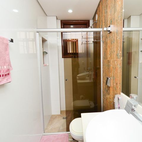 Casa à venda com 250m², 3 quartos e 4 vagas Casa à venda com 250m², 3 quartos e 4 vagasBanheiro Suite 1