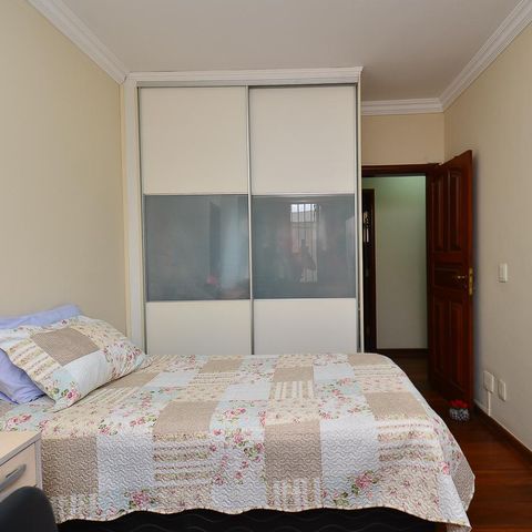 Casa à venda com 250m², 3 quartos e 4 vagas Casa à venda com 250m², 3 quartos e 4 vagasSuite 1