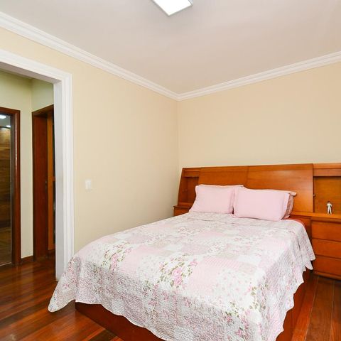 Casa à venda com 250m², 3 quartos e 4 vagas Casa à venda com 250m², 3 quartos e 4 vagasSuite 2