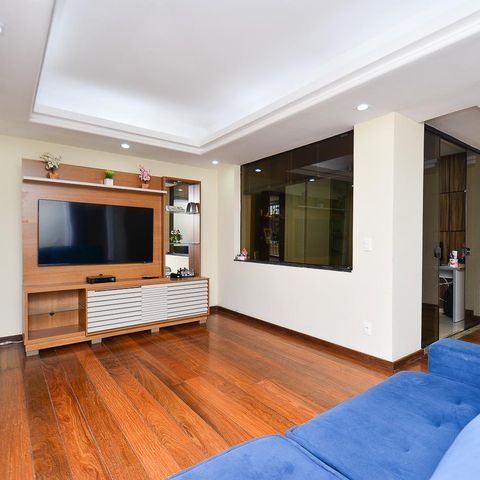Casa à venda com 250m², 3 quartos e 4 vagas Casa à venda com 250m², 3 quartos e 4 vagasSala de Estar