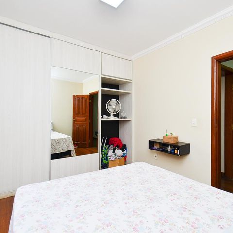 Casa à venda com 250m², 3 quartos e 4 vagas Casa à venda com 250m², 3 quartos e 4 vagasQuarto 1