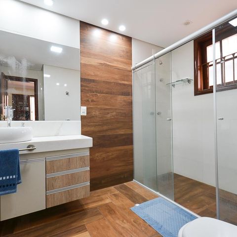 Casa à venda com 250m², 3 quartos e 4 vagas Casa à venda com 250m², 3 quartos e 4 vagasBanheiro Suite 2