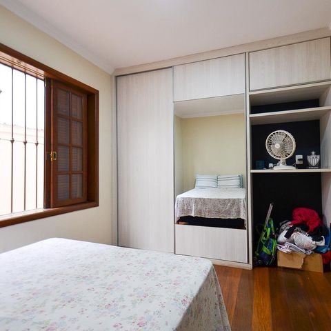 Casa à venda com 250m², 3 quartos e 4 vagas Casa à venda com 250m², 3 quartos e 4 vagasQuarto 1