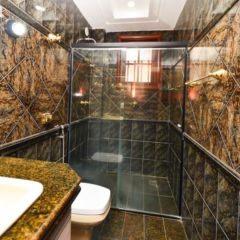 Casa à venda com 250m², 3 quartos e 4 vagas Casa à venda com 250m², 3 quartos e 4 vagasBanheiro Social