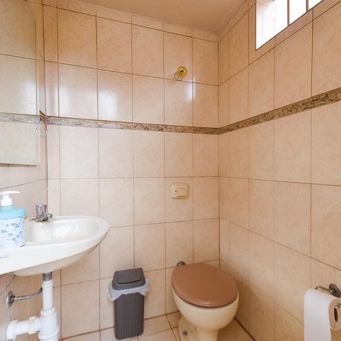 Casa à venda com 250m², 3 quartos e 4 vagas Casa à venda com 250m², 3 quartos e 4 vagasLavabo Área externa