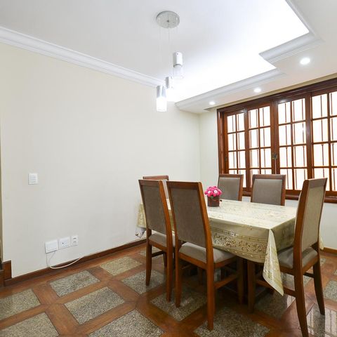 Casa à venda com 250m², 3 quartos e 4 vagas Casa à venda com 250m², 3 quartos e 4 vagasSala de Jantar